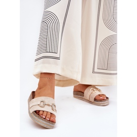Flip Flip Flip en la plataforma con un adorno dorado y brillo beige 2