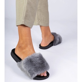 Chanclas grises con pelo 2