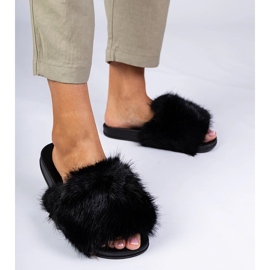 Babuchas negras con pelo negro 1