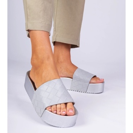 Chanclas como grises 2