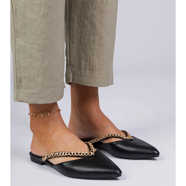 Flip Black Elegant Flip decorados con una cadena negro 2