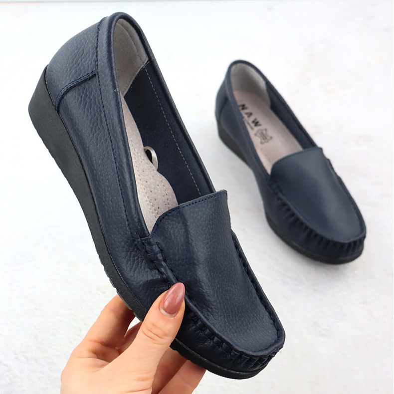 Mocasines de cuero para mujeres en una plataforma Navy Blue Sabatina Jhy03 azul 1