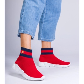 Zapatillas de deporte de deportes rojos con una parte superior de SOCKING 1