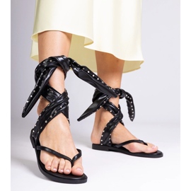 Sandalias japonesas negras atadas alrededor de la pierna negro 1