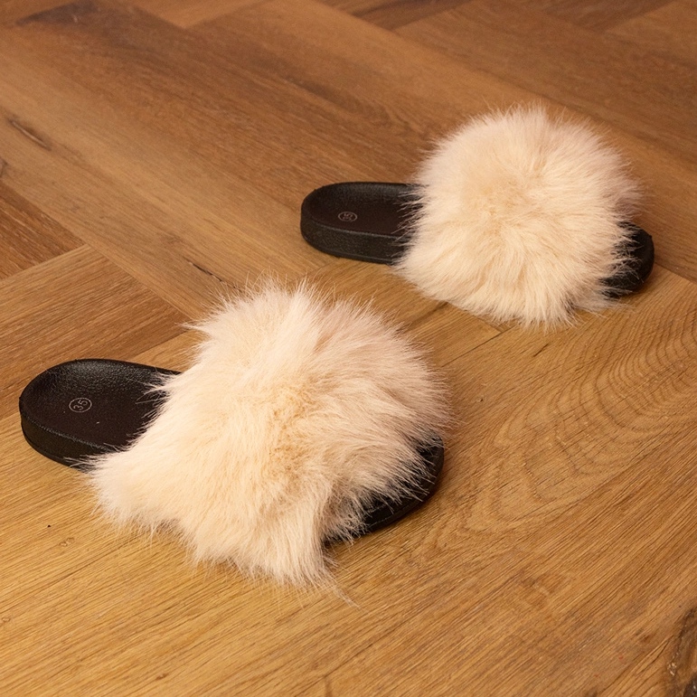 Chanclas beige para niños con pelaje 1 Chanclas beige para niños con pelaje 1