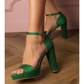 Sandalias de alto brillo de las mujeres verdes 2