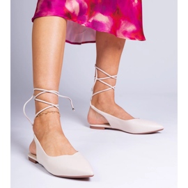 Tacones planos beige hechos de eco -ulather 1