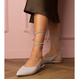 Tacones planos grises hechos de eco -sather 2 Tacones planos grises hechos de eco -sather 2