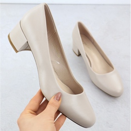 Bombas en el Begio Sergio Leone PB291 beige 1