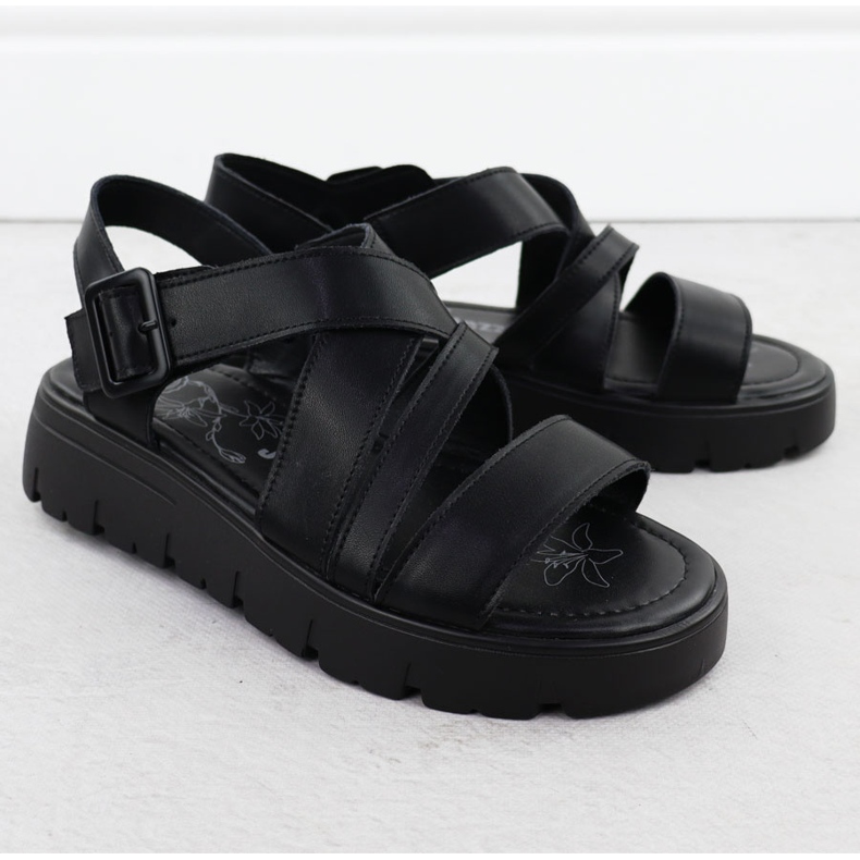 Sandalias de cuero para mujeres en la plataforma Roman Black Jezzi 8716 negro 2