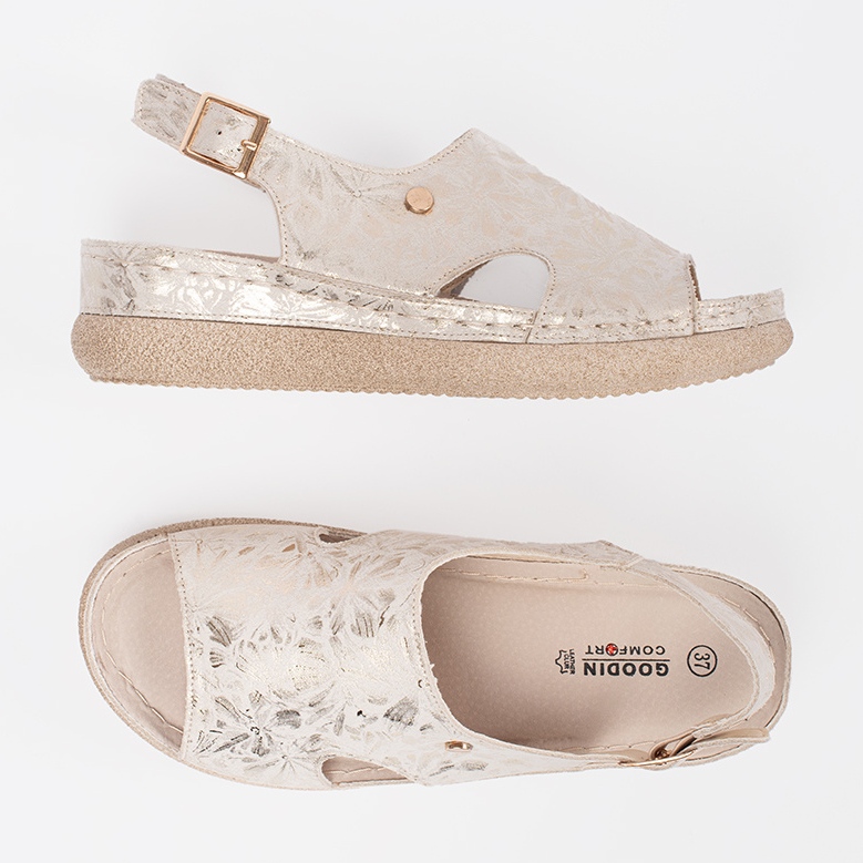 Goodin Ligera -Beige sandalias planas con hebilla 1