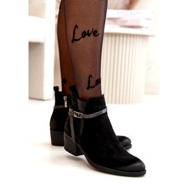Zazoo 60478 Tacones de gamuza con cremallera negra aislada negro 3