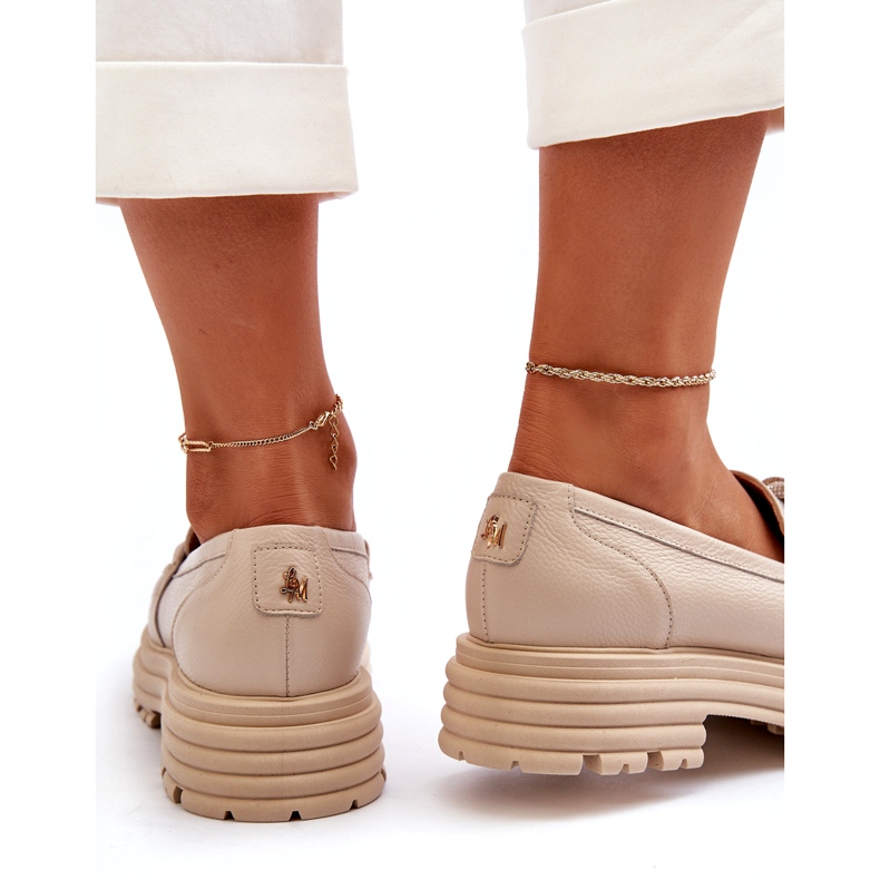 Mocasines de cuero para mujeres con un adorno Laura Messi 2780 Light Beige 4