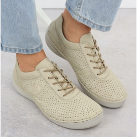 Zapatos de cuero para mujeres Beige perforados Rieker 52546-60 4