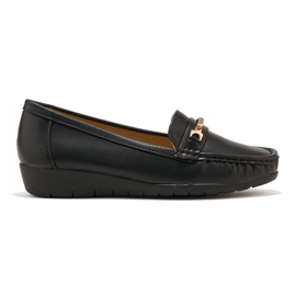 Mocasines de mujer negros con decoración. 3