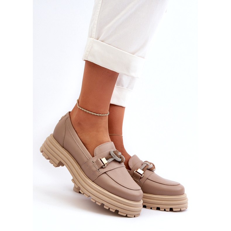 Mocasines de cuero para mujeres con un adorno de Laura Messi 2780 Dark Beige 1