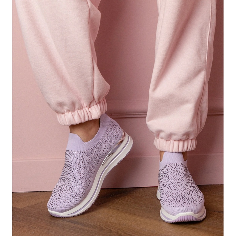 Zapatillas de zapatillas moradas en la plataforma con circones violeta 1