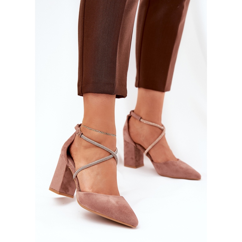 Bombas con dedos puntiagudos y rayas decoradas en el poste de tamaño oscuro beige 2