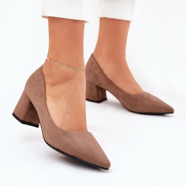 Bombas de mujeres con dedos puntiagudos en el poste de color caqui beige 2 Bombas de mujeres con dedos puntiagudos en el poste de color caqui beige 2