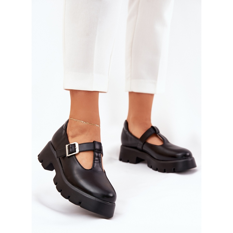 Zapatos de mujer con hebilla en la plataforma y tacones planos negros 2