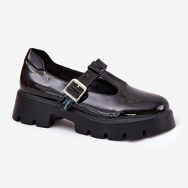 Zapatos pintados para mujeres con una abrazadera en la plataforma y tacones planos negros 4