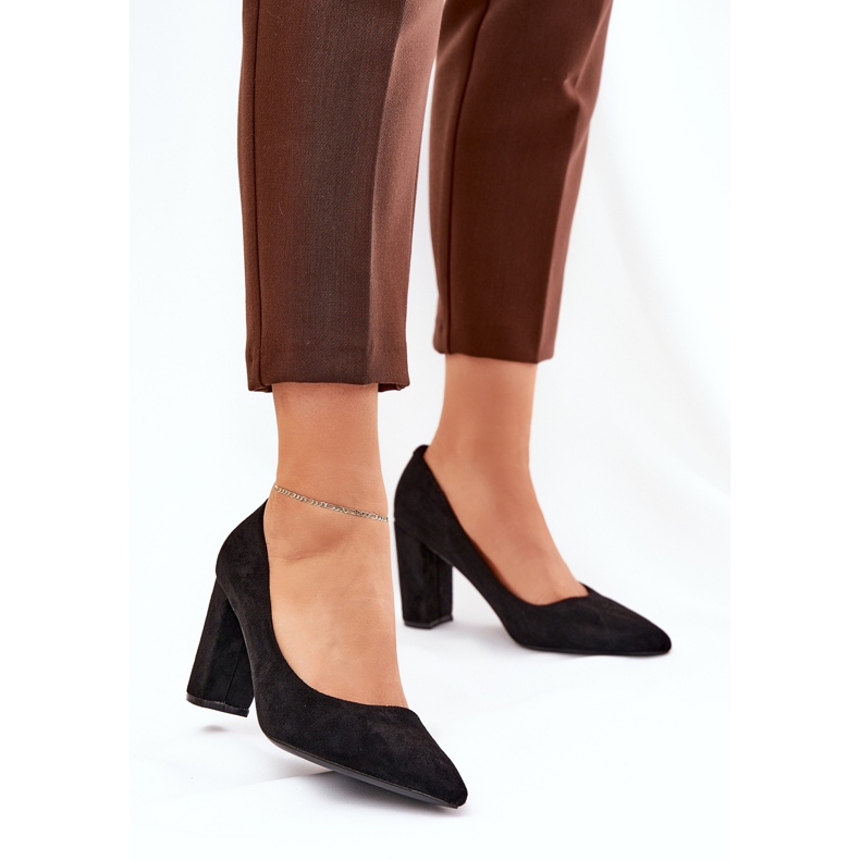 Bombas de gamuza ecológica en el pilar negro 2