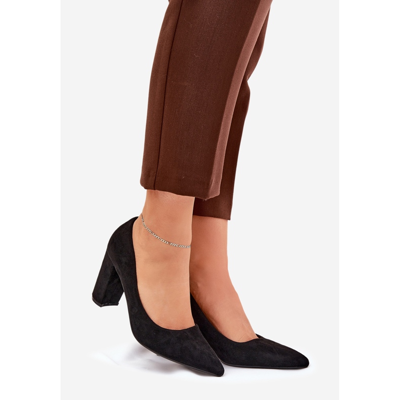 Bombas de gamuza ecológica en el pilar negro 1