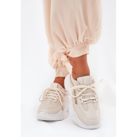 Zapatillas deportivas para mujeres con zapatillas en una suela beige gruesa 3