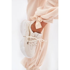 Zapatillas deportivas para mujeres con zapatillas en una suela beige gruesa 6