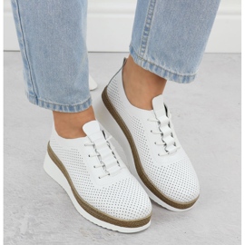 Zapatos de cuero para mujeres para cuñas blancas perforadas T.Sokolski W25-203 blanco 6