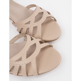 Goodin Sandalias beige con un inserto de cuero 1