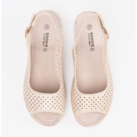 Goodin Sandalias cuña caladas beige 3