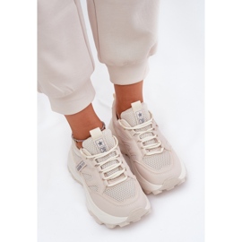 Evento Zapatillas deportivas de zapatillas femeninas en una suela beige gruesa 5