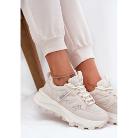 Evento Zapatillas deportivas de zapatillas femeninas en una suela beige gruesa 7