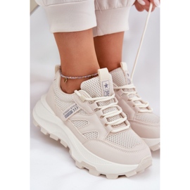 Evento Zapatillas deportivas de zapatillas femeninas en una suela beige gruesa 8
