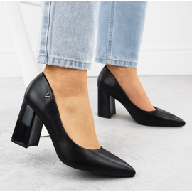 Bombas para mujeres en la publicación decorativa Black Vinceza 62220 negro 6