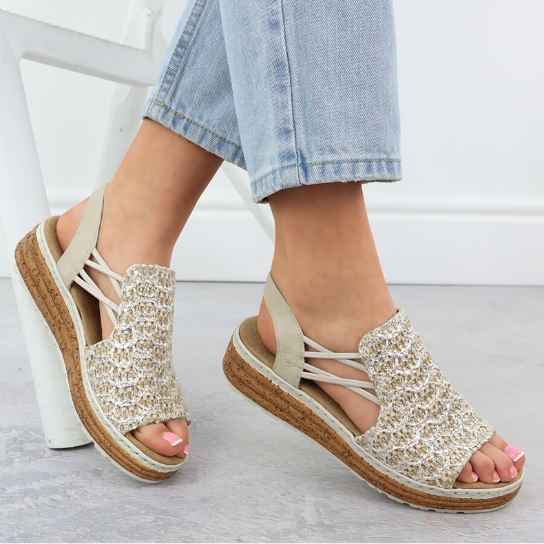 Sandalias femeninas en la banda de plataforma Beige Rieker 62741-60 1