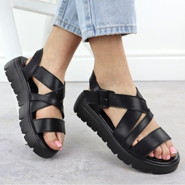 Sandalias de cuero para mujeres en la plataforma Roman Black Jezzi 8716 negro 4