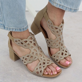 Tacones altos de las mujeres en Rieker 64773-61 Sandalias beige 4