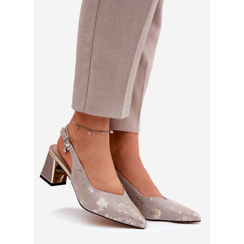 Sandalias de cuero para mujeres en el pilar con herramientas de nariz alta Vinceza 66733 Oro y plata 1