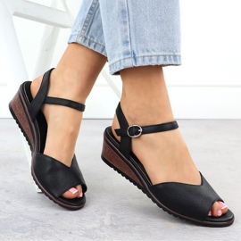 Sandalias de mujeres sobre cuñas Black Potocki 12624 negro 4