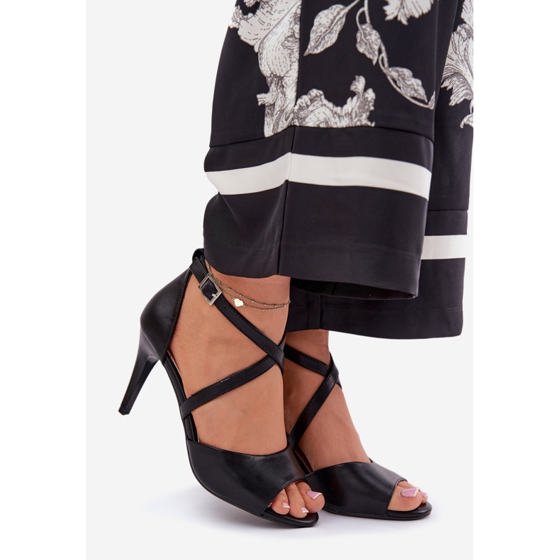 Sergio Leone Sandalias de moda en un alfiler negro 1