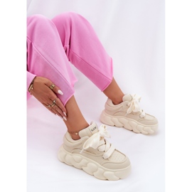 Zapatillas de deporte de cuero para mujeres en la plataforma masiva GOE RR2N4043 beige 9