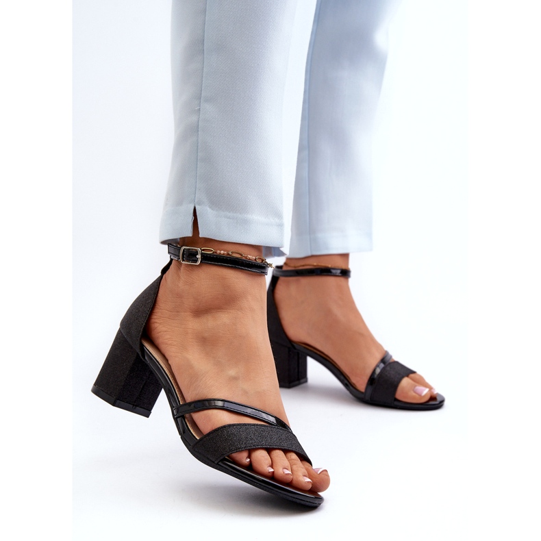 Vinceza Sandalias de brillo para mujeres 20244 en un pilar bajo negro 1