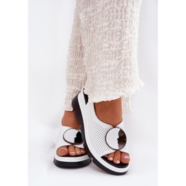 S.Barski Sandalias de cuero para mujeres con una cuña con un adorno S. Barski LR51-788 White blanco 3