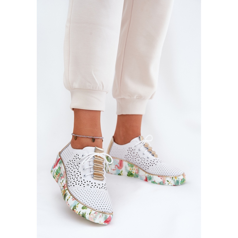 Zapatos de cuero para mujeres para Artiker 56C1800 White and Gold blanco 2