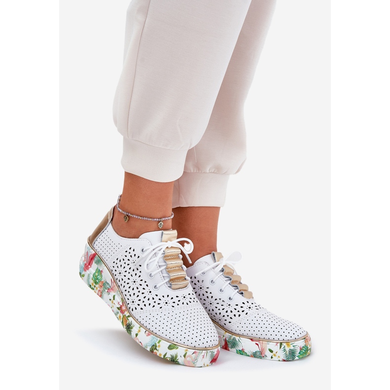 Zapatos de cuero para mujeres para Artiker 56C1800 White and Gold blanco 1