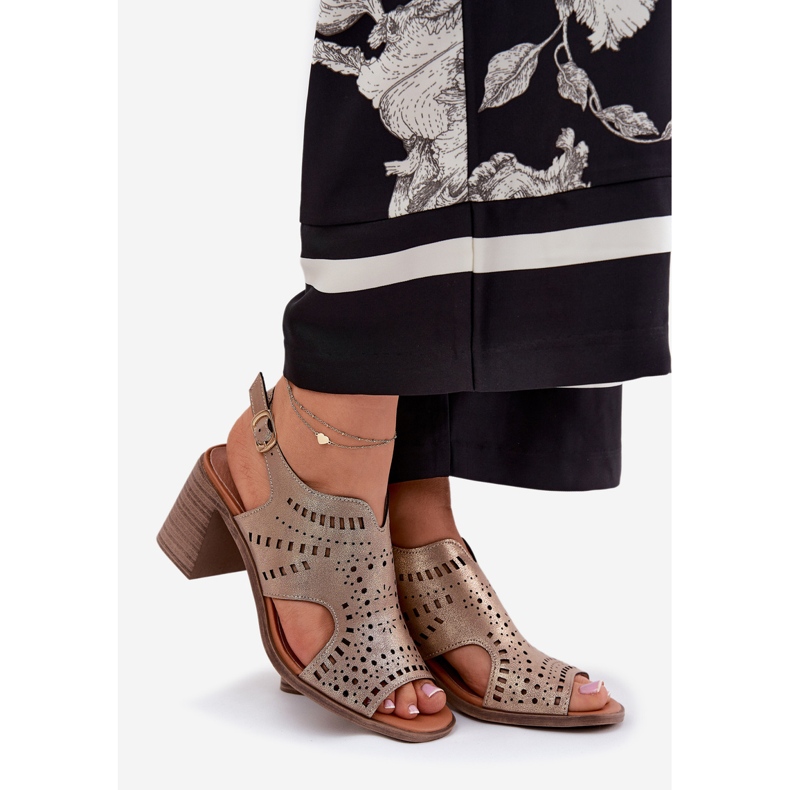 Sandalias de mujer Openwork en el Post de Oro dorado 1