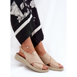 Jezzi Sandalias para mujeres con cuero ecológico dorado 6