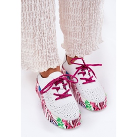 Zapatillas de deporte de cuero para mujeres en una plataforma blanca Vinceza 88017 estampada blanco 5